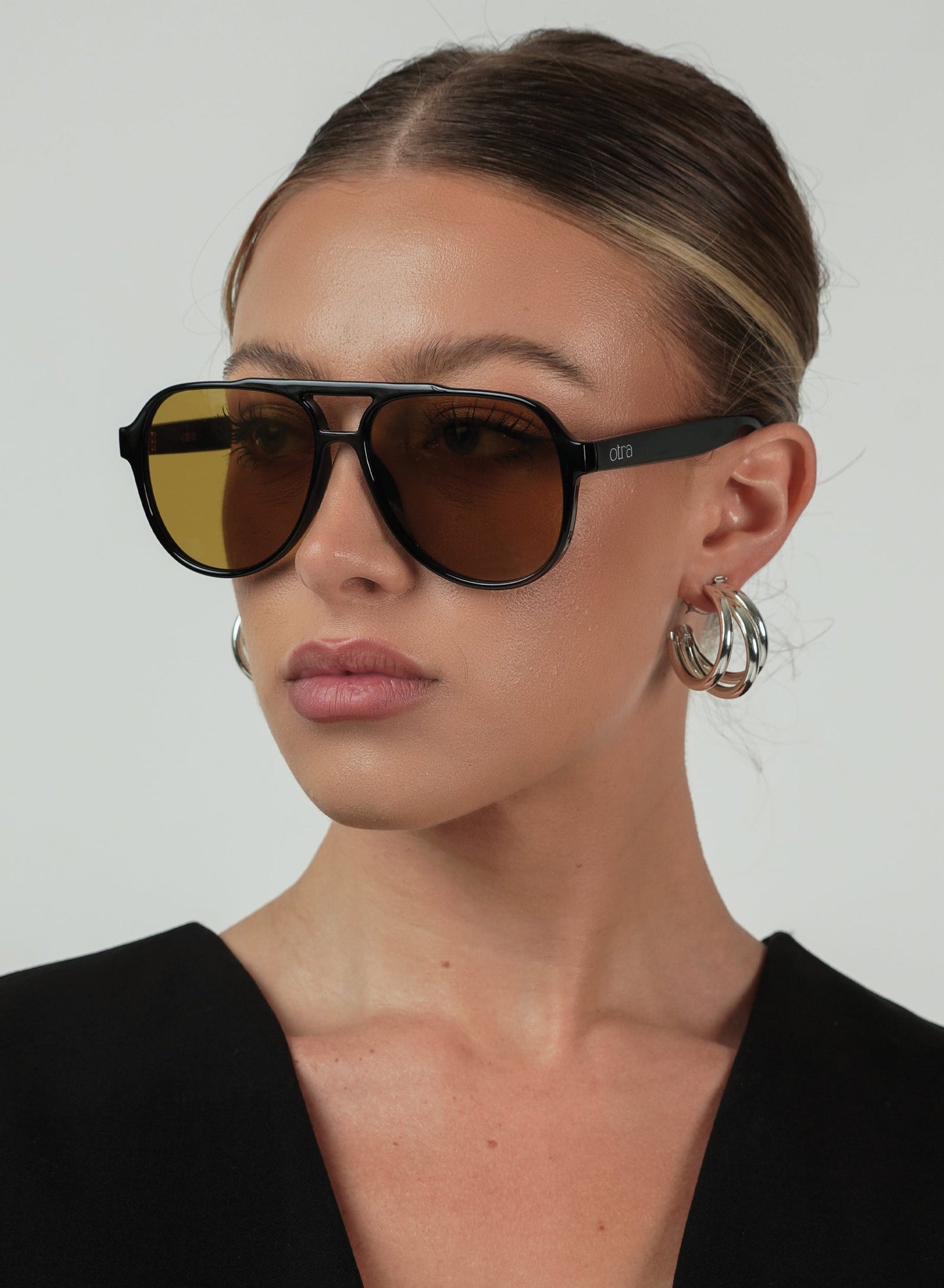 Otra - Stevie Black Olive